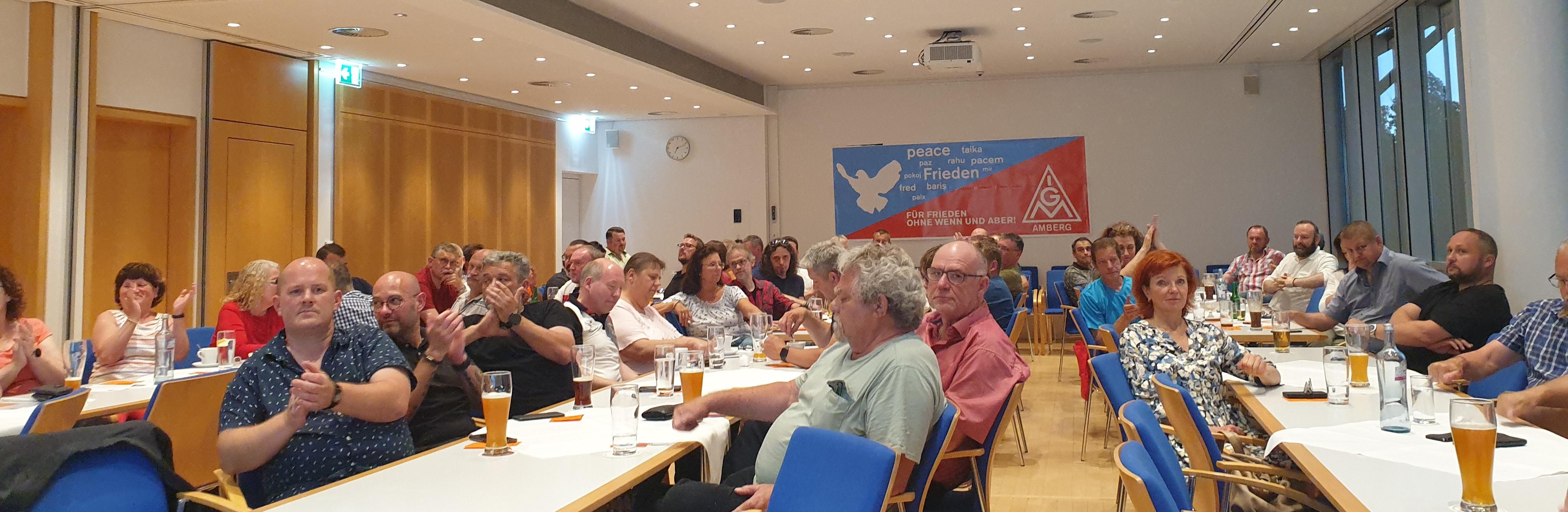 Delegierte bei der Delegiertenversammlung 0522