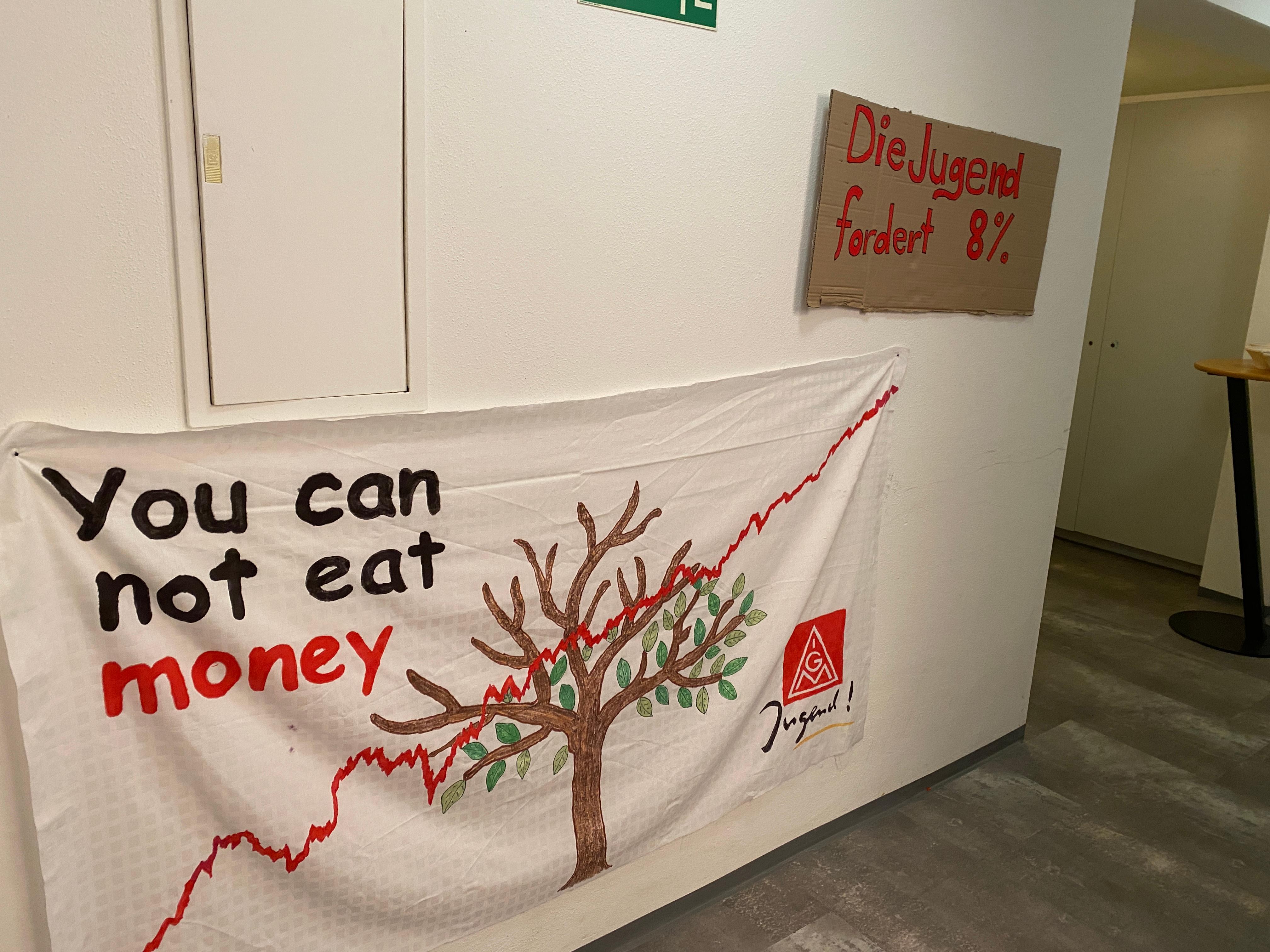 Banner im neugestalteten Jugendraum