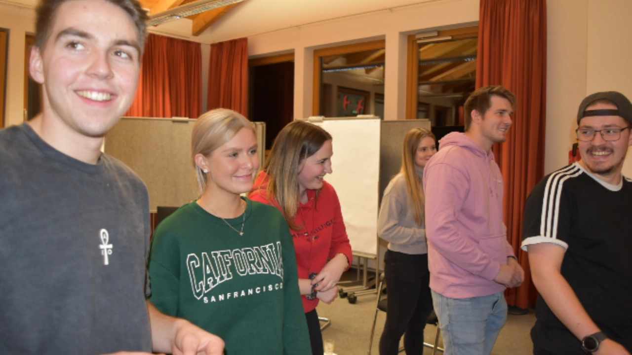 Teilnehmer*innen eines JAV I Seminars