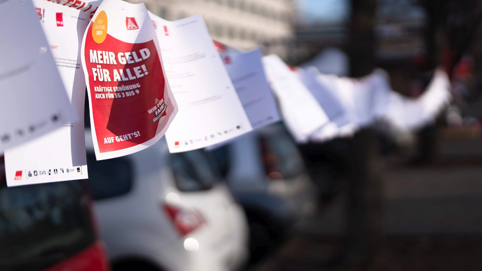 Bayerische Beschäftigte bei der Kundgebung am Rande der 2. Tarifverhandlung in der Leiharbeit in Berlin