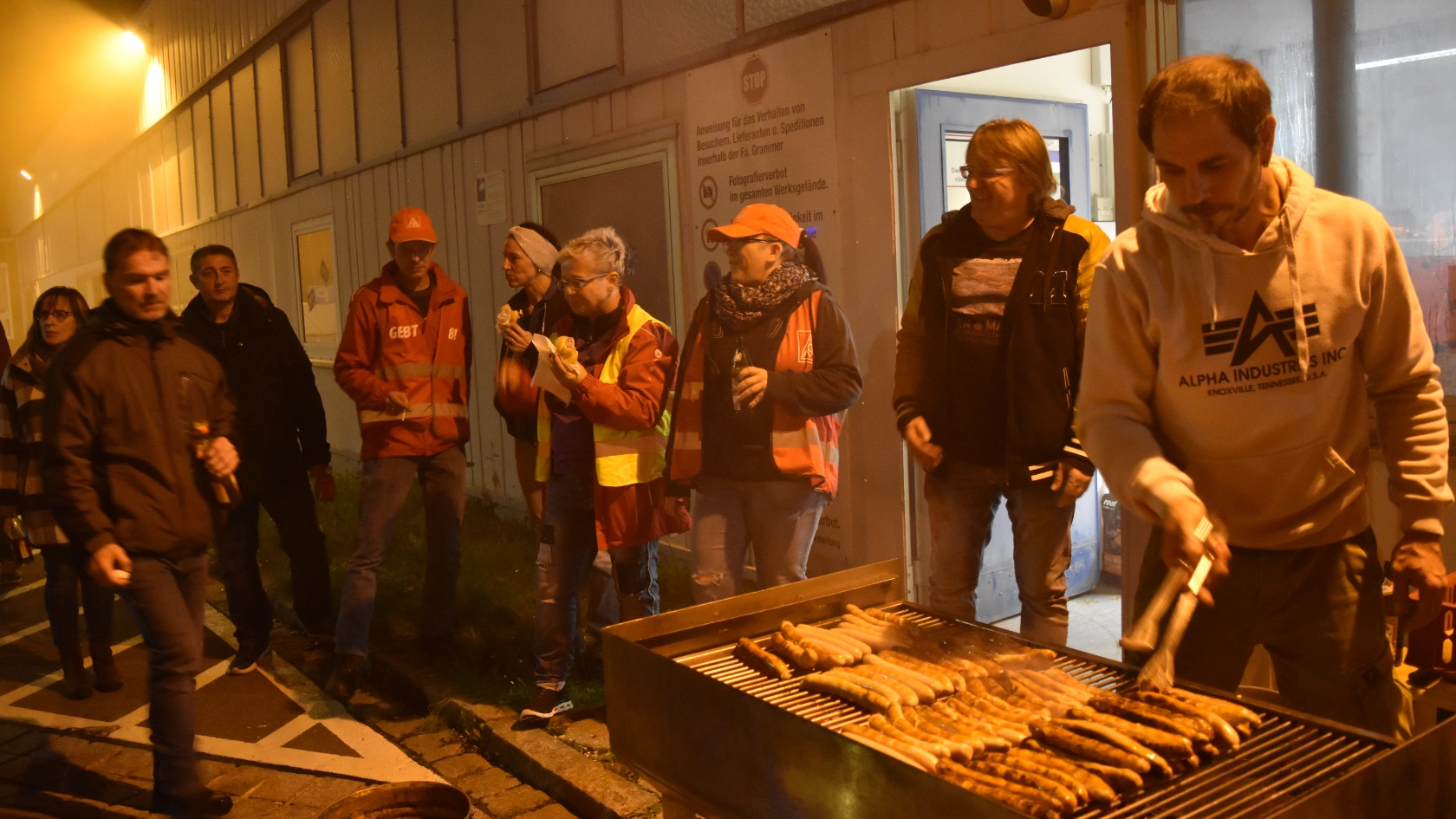 Eindrücke von der Mitternachtsaktion bei Grammer zum Ende der Friedenspflicht in der TR MuE 2022