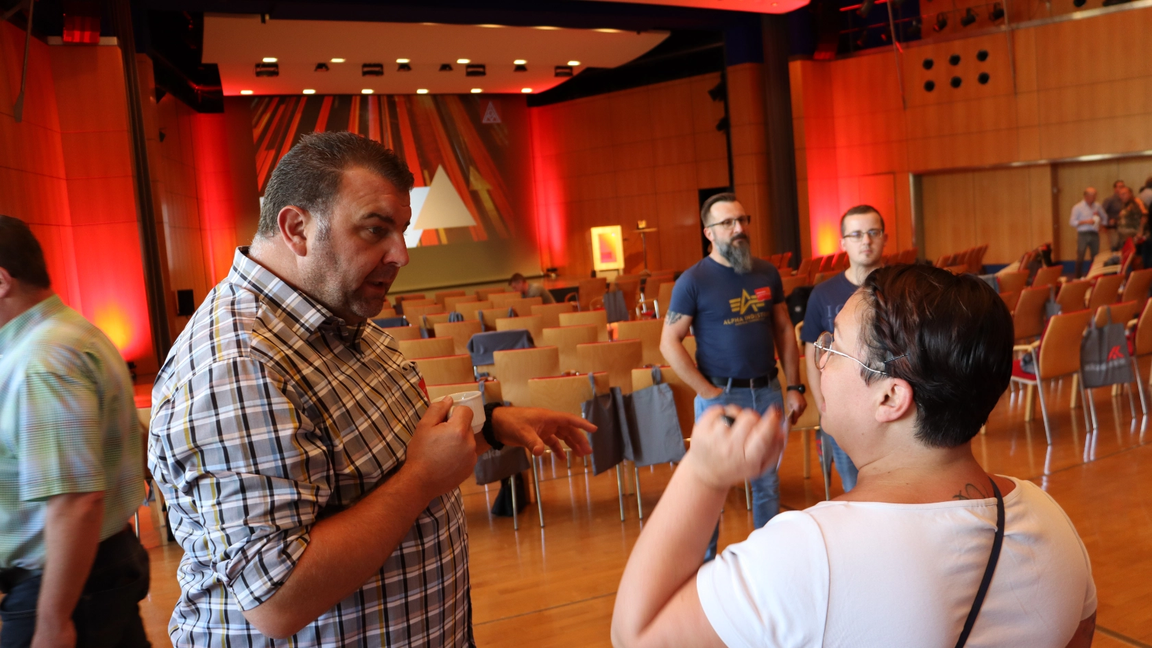 Betriebsräte Fachkonferenz ACC Amberg 13.07.2022 Kolleg*innen in Diskussion