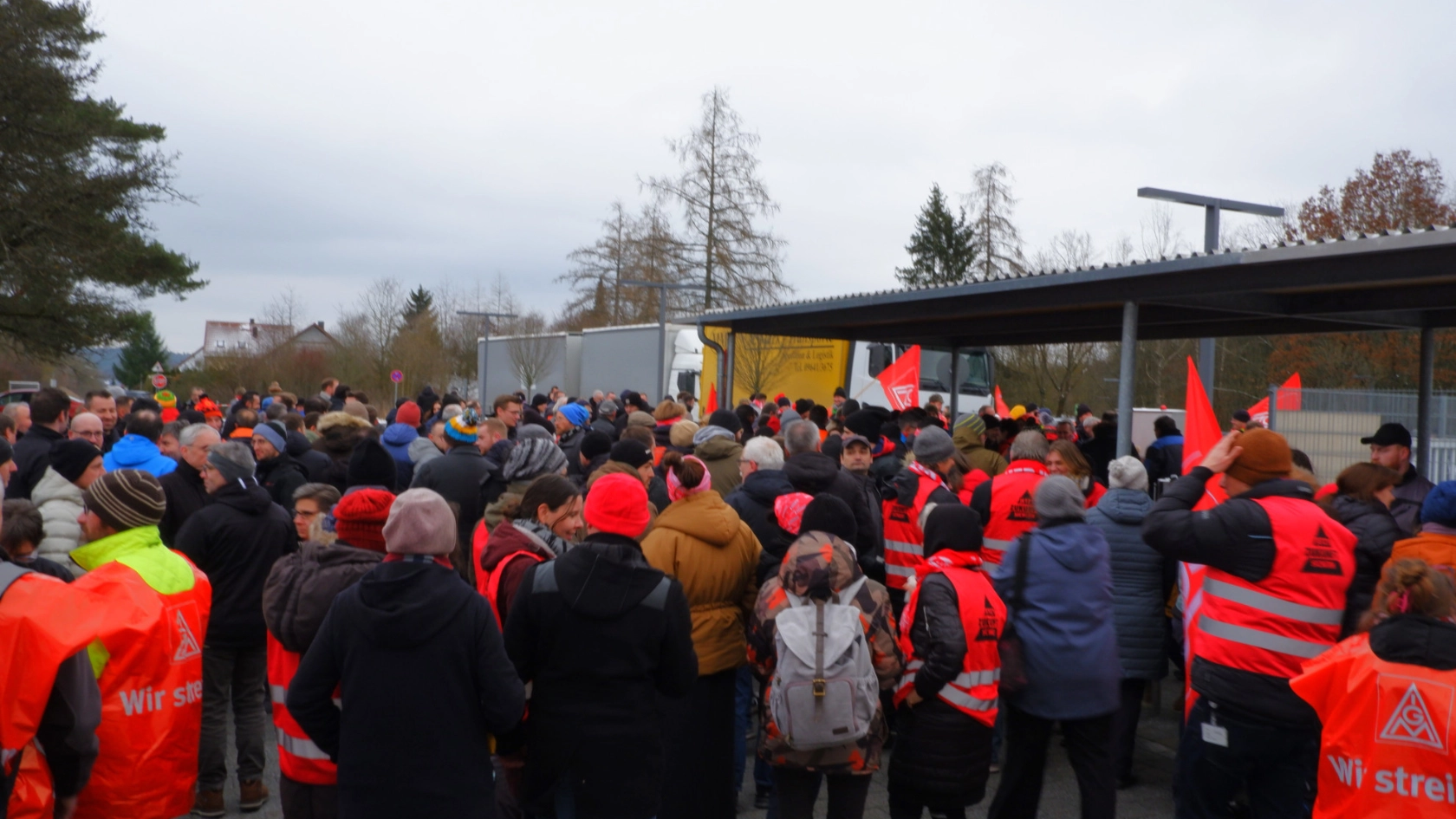 Warnstreik bei novem in Vorbach HVI-Tarifrunde 2024-01-16