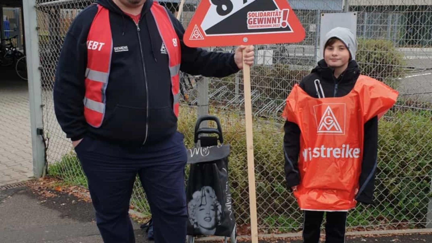 Siemens Amberg verabschiedet die Normalschicht ins Wochenende