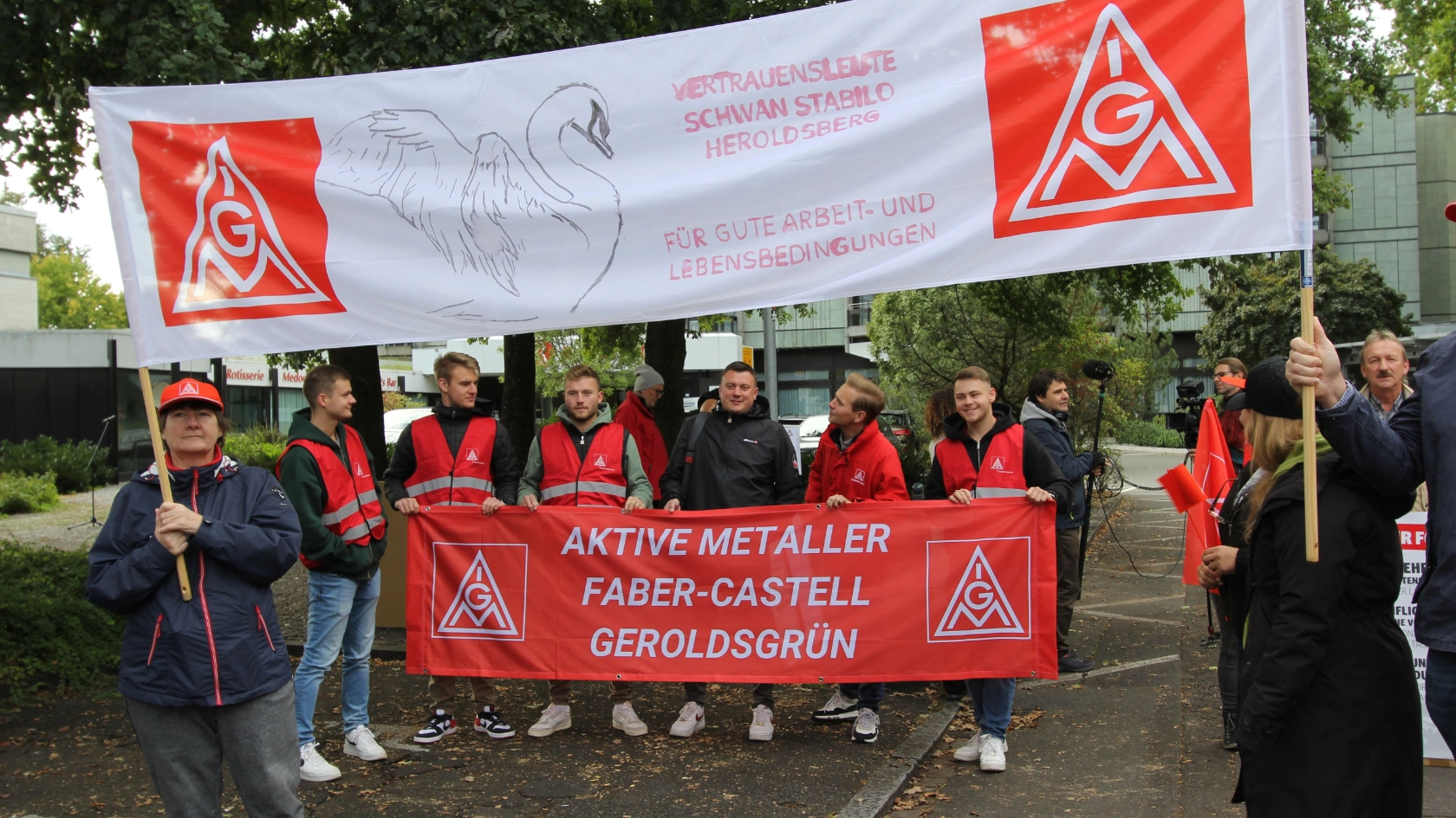 Demo in Nürnberg vor der ersten Verhandlung in der Schreib- und Zeichengeräteindustrie