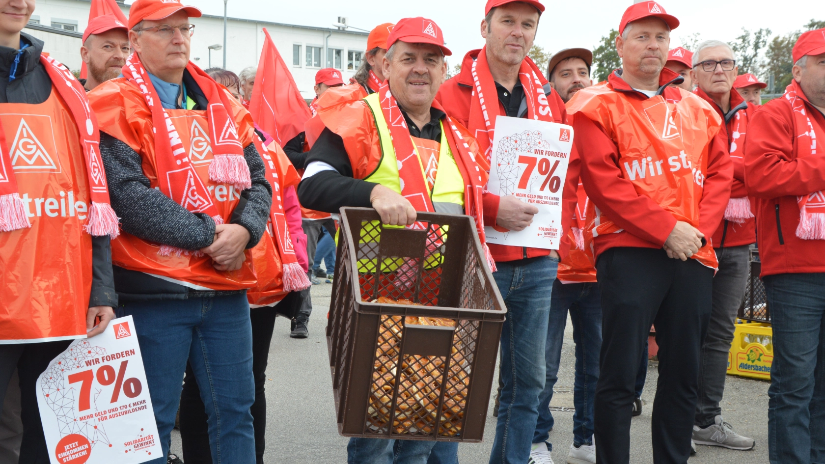 Gemeinsame Kundgebung in Hengersberg: Edscha, MAN, HB Maschinenbau, HB Feinmechanik, Liebherr 