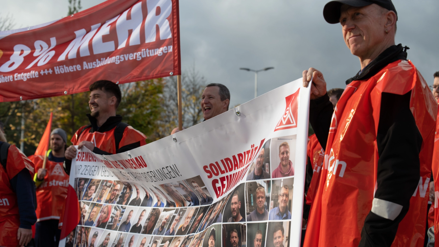 Gute Stimmung beim Warnstreik bei Siemens in Luhe TR MuE 2022