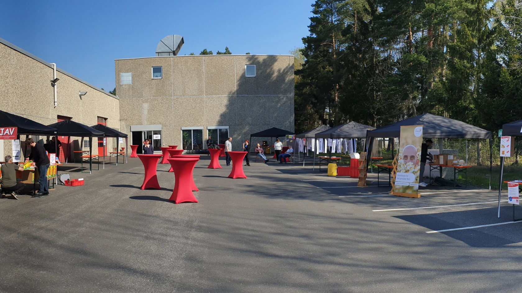 Betriebsversammlung bei ATU Weiden mit Infoständen 04/22