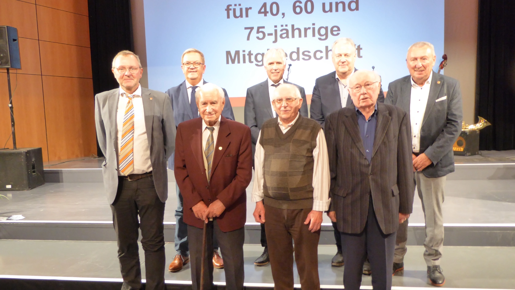 Gruppenbild der Kollegen, die für ihre 75-jährige Mitgliedschaft geehrt wurden