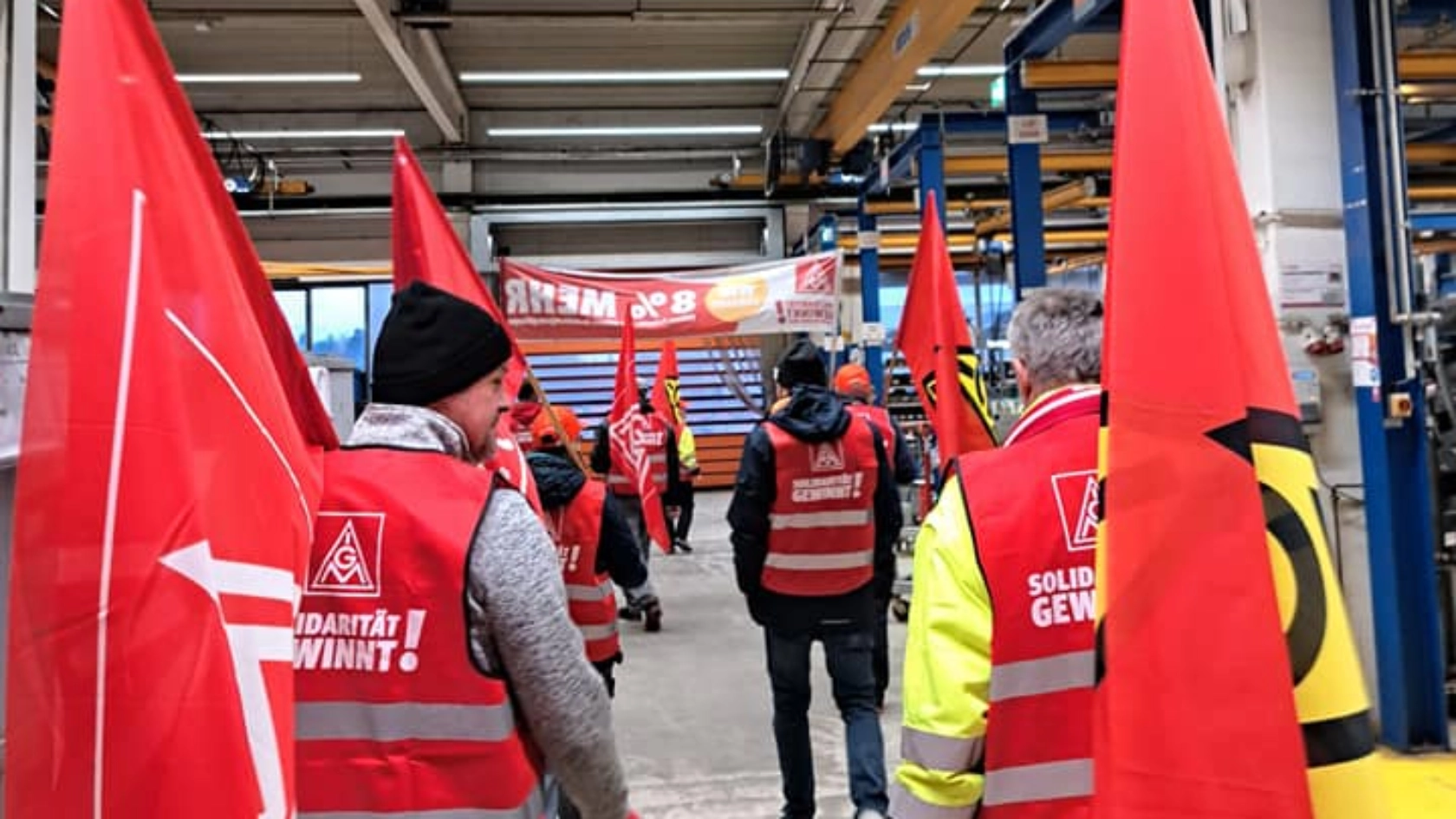 Koll. ziehen durchs Werk