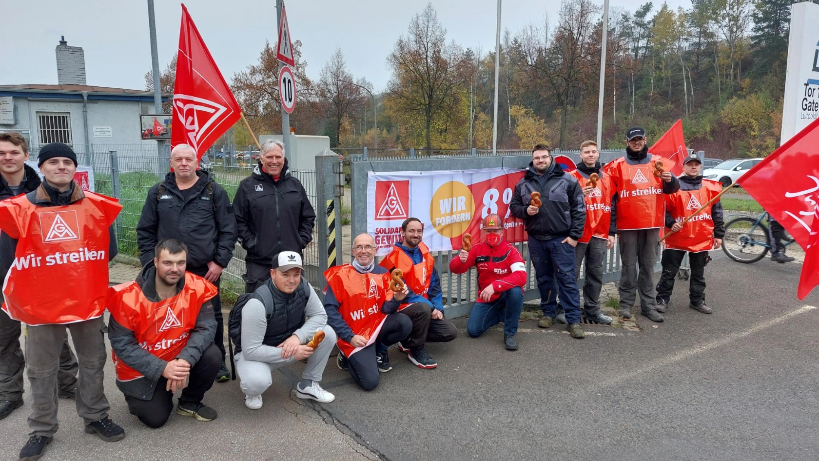 Frühschlussaktion bei der Luitpoldhütte 1. Warnstreikwelle