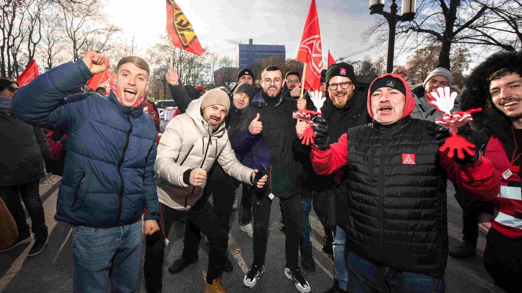 Bayerische Beschäftigte bei der Kundgebung am Rande der 2. Tarifverhandlung in der Leiharbeit in Berlin