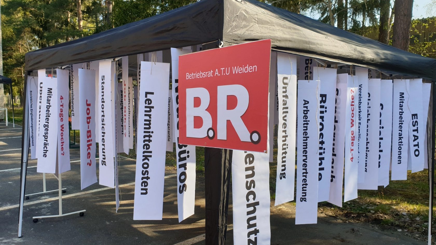 Betriebsversammlung bei ATU Weiden mit Infoständen 04/22