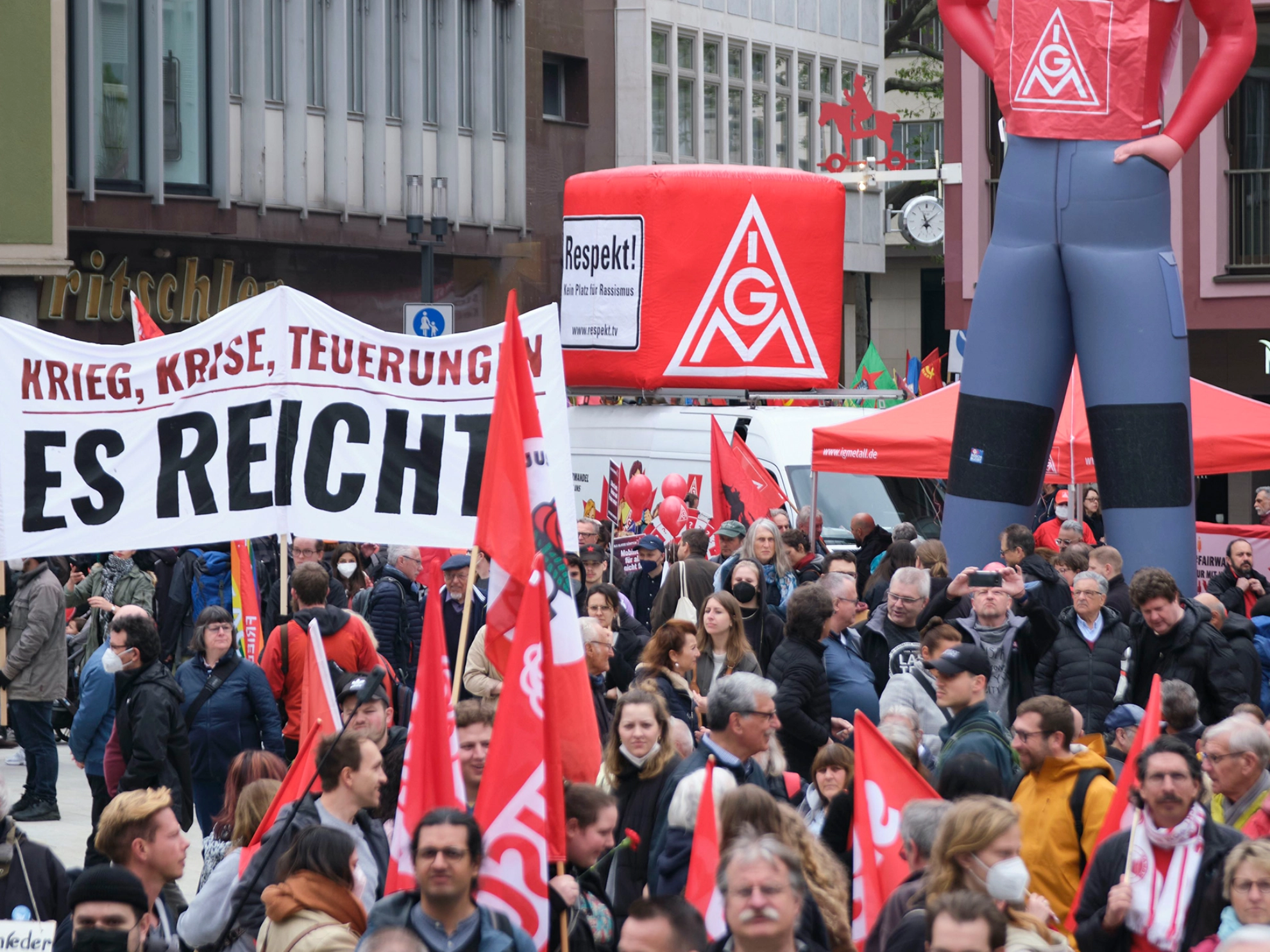 „GeMAInsam Zukunft gestalten“ - Demonstration zum 1. Mai 2022 in Stuttgart