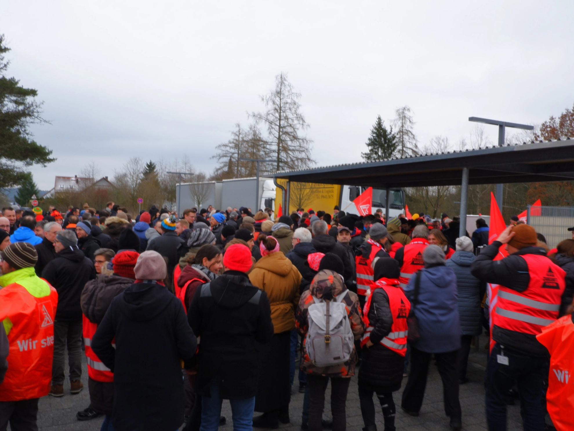 Warnstreik bei novem in Vorbach HVI-Tarifrunde 2024-01-16