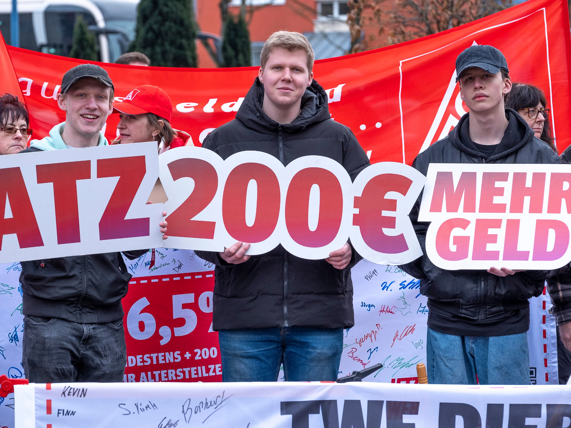 2 Tarifverhandlung Textil & Bekleidung in Ingolstadt