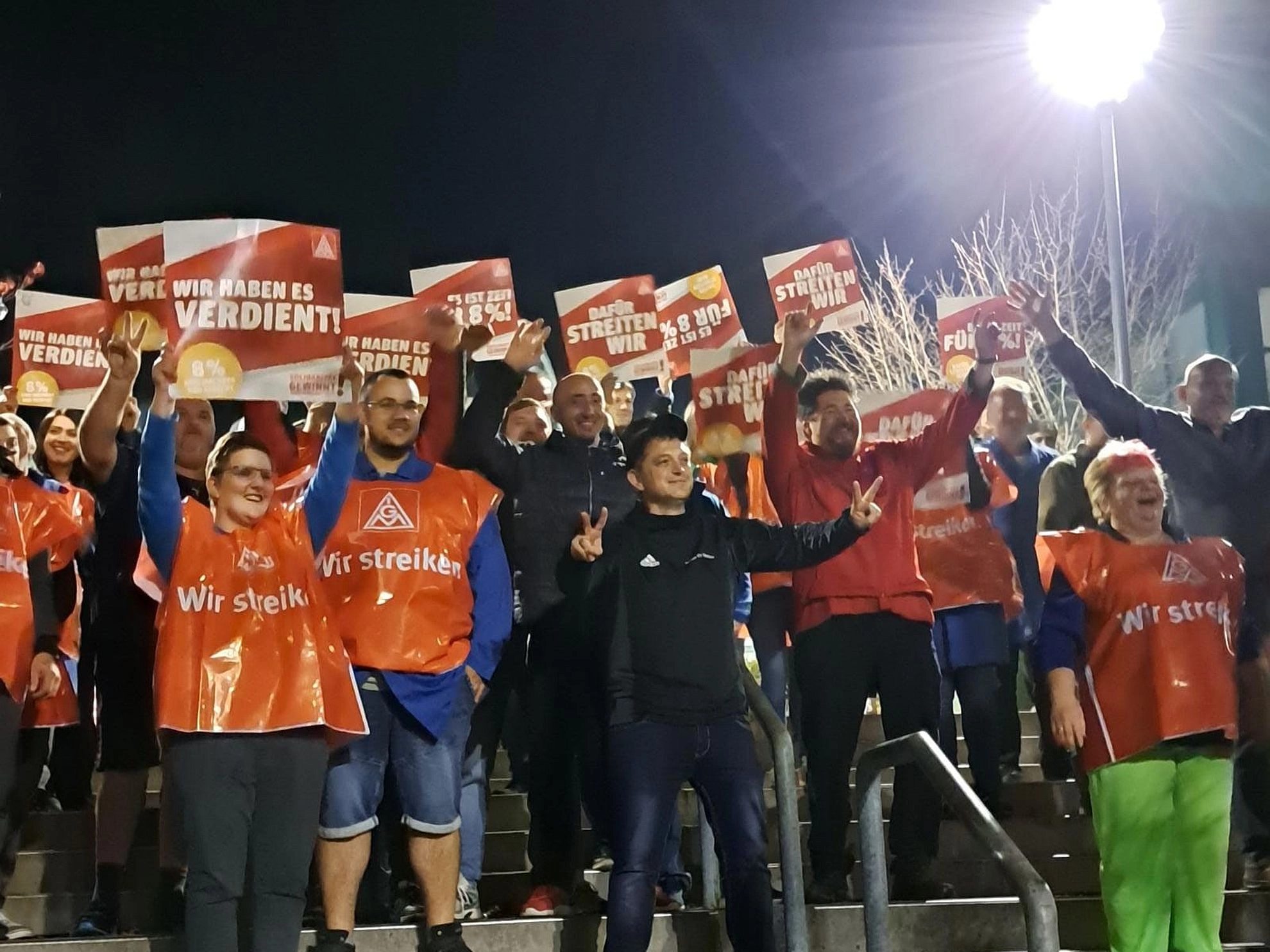 Warnstreik der Nachtschicht bei ZF Auerbach TR MuE 22