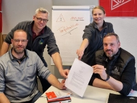 Verhandelten erfolgreich einen Haustarifvertrag für die Beschäftigten von Groeneveld-Beka in Pegnitz: die Betriebsräte Markus Pesahl, Frank Steffel, Elisabeth Müller und Stefan Winnerlein, Erster Bevollmächtigter der IG Metall Ostoberfranken (von links).
