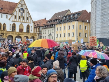 Eindrucksvolle Demonstration für Demokratie in Amberg