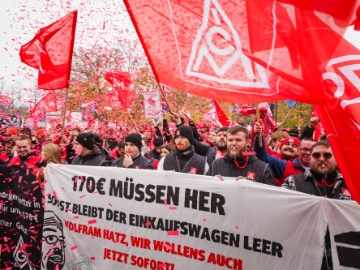 5000 Auszubildende beteiligen sich am Azubiwarnstreik der IG Metall Jugend Bayern