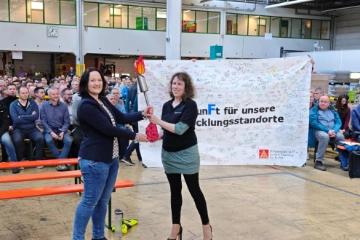 Wir zünden die Flamme der Solidarität für Bayern – der Start erfolgt bei ZF in Auerbach 