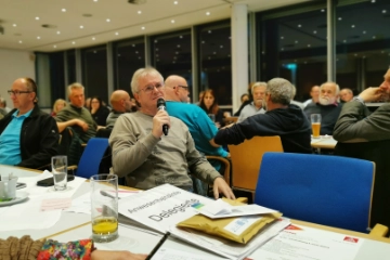 Fünf, sechs, sieben, acht - Solidarität ist Macht!