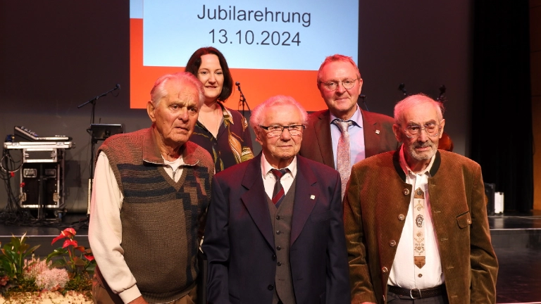 2024_10_jubilarehrung_amberg_gruppenfoto_75