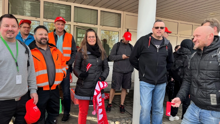 Warnstreik Metall&Elektro Tarifrunde 2022 Schneider Electric Regensburg