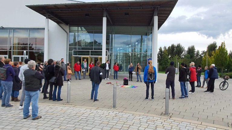 Iraner spricht bei Solikundgebung