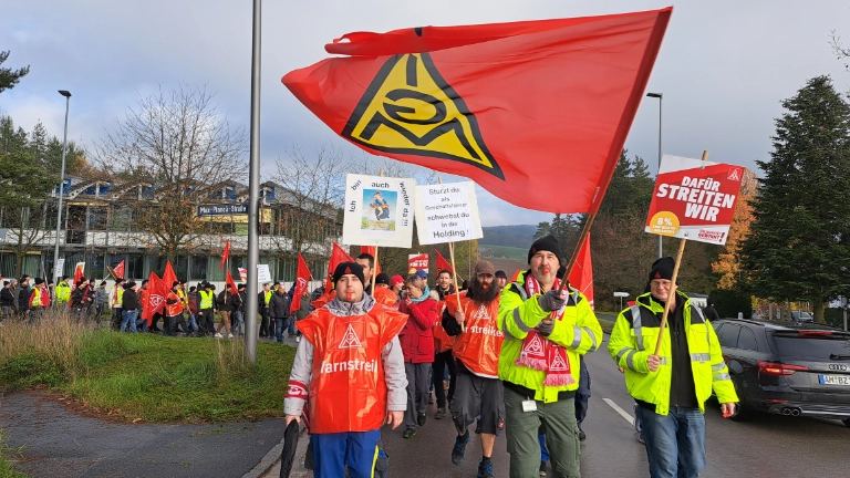 gemeinsame Warnstreikkundgebung im Industriegebiet Immenstetten