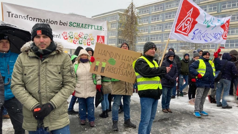 Bundesweiter Schaeffler-Aktionstag gegen Abbaupläne in Herzogenaurach