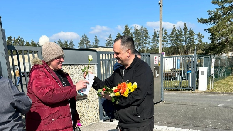 Am Internationalen Frauentag setzt die IG Metall Amberg ein Zeichen: Aktionen in Betrieben wie emz, Grammer & Luitpoldhütte für Gleichberechtigung. Engagement für eine gerechtere Arbeitswelt. #Gleichstellung #IGMetallAmberg #Frauentag