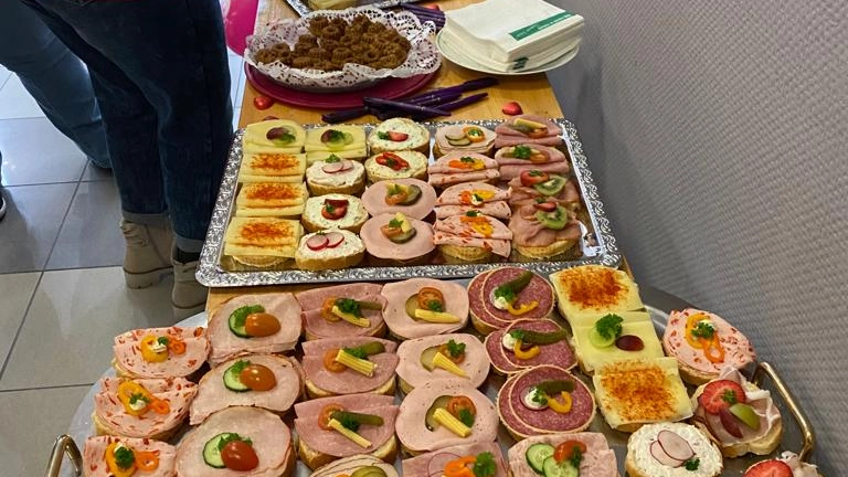 Bei Heim und Haus gab's ein kleines Buffet vom Metzger.
