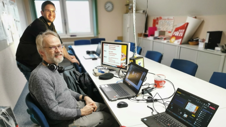Online-Kundgebung beim Warnstreik Siemens Kemnath - Blick in die Regie