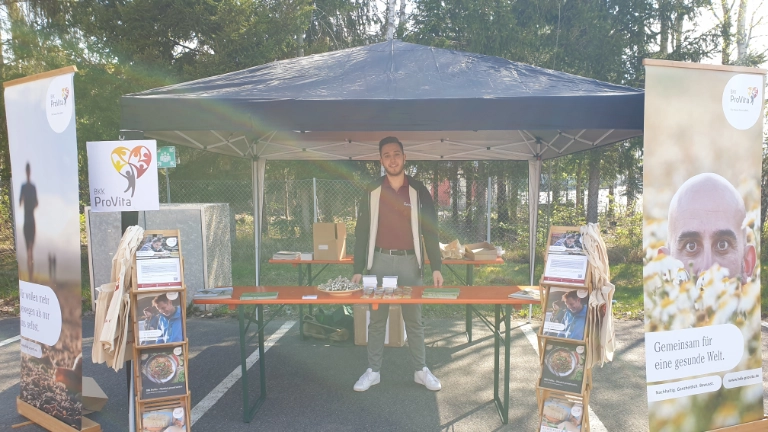 Betriebsversammlung bei ATU Weiden mit Infoständen 04/22