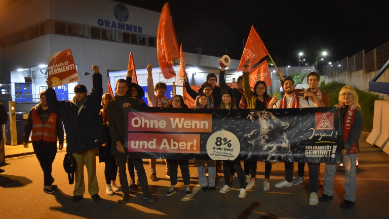 Aktion zum Ende der Friedenspflicht bei Grammer