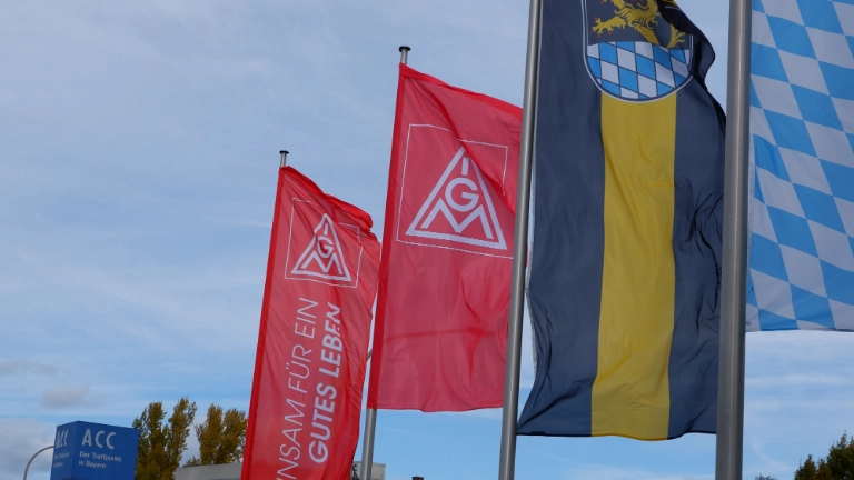 2024_10_jubilarehrung_amberg_fahnen